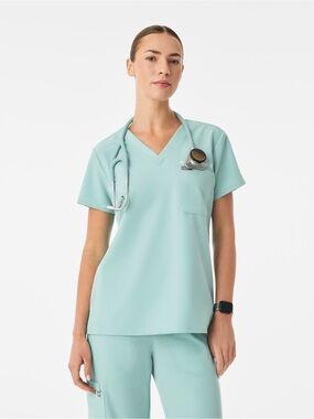 FIGS  Technical Collection Catarina One-Pocket Scrub Top in Seaglass